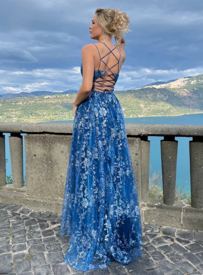 abito svasato blu rilievo polvere