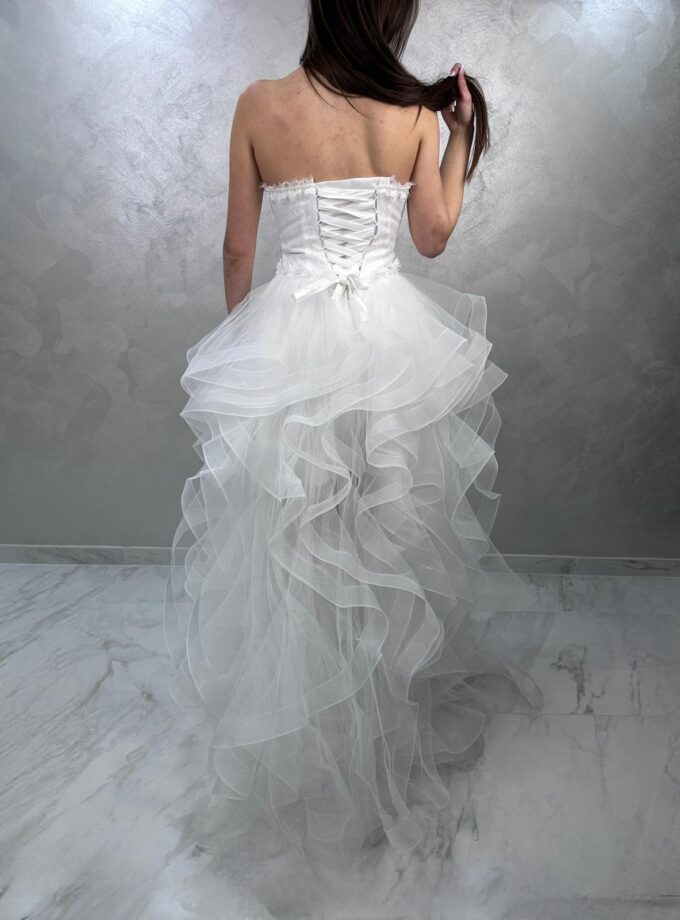 abito bianco tulle corto avanti con coda