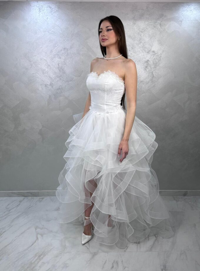 abito bianco tulle corto avanti con coda