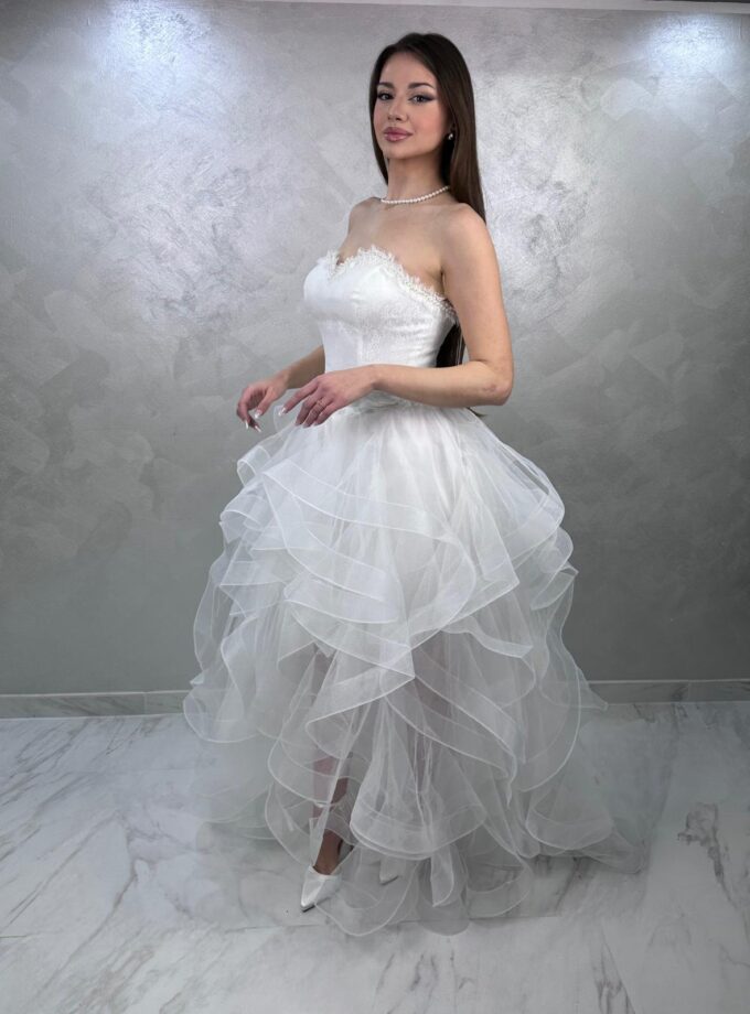 abito bianco tulle corto avanti con coda