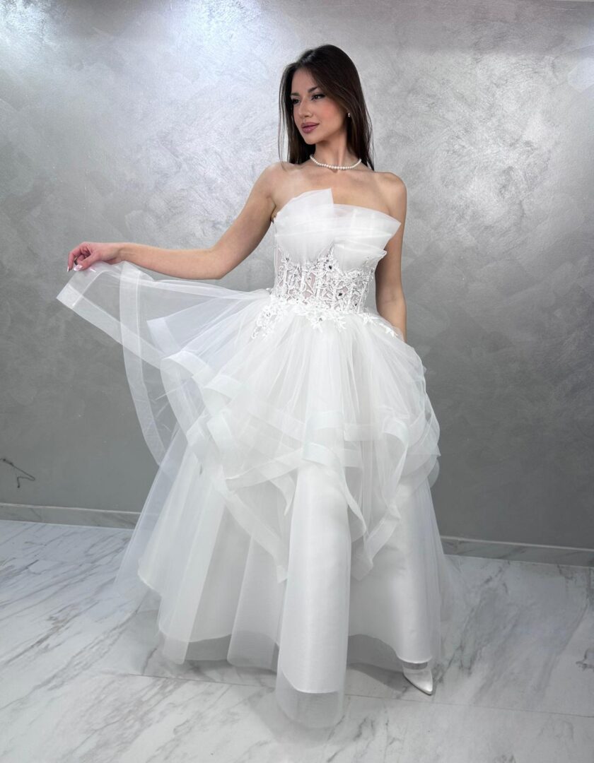 abito bianco balze tulle organza - immagine 4