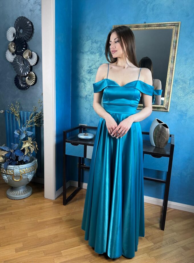 abito lungo raso con manichine tiffany