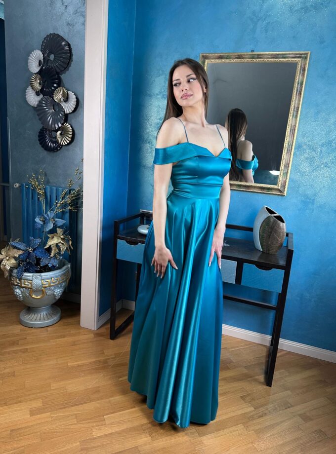 abito lungo raso con manichine tiffany