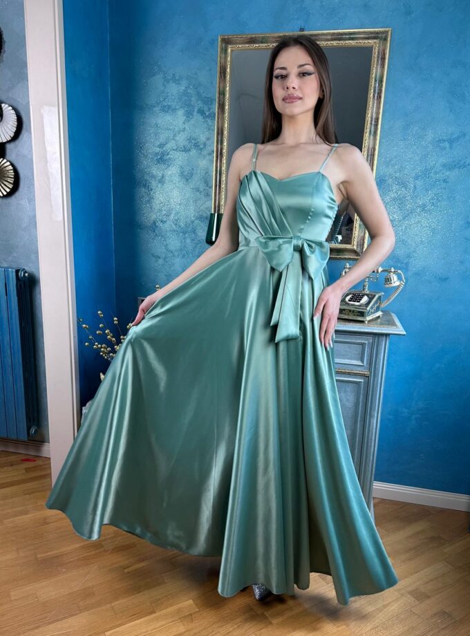 abito lungo raso fiocco verde salvia