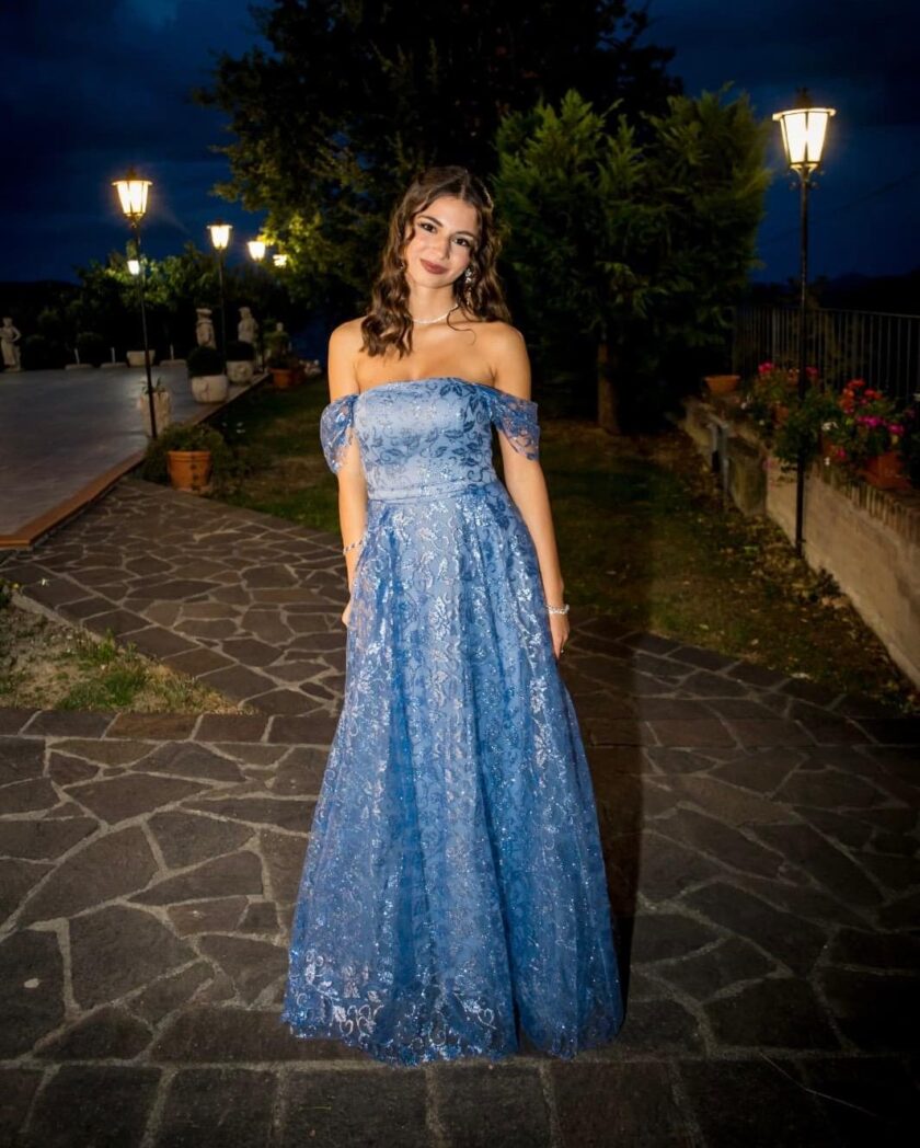 abito bambola brillantinato damasco celeste polvere - immagine 3