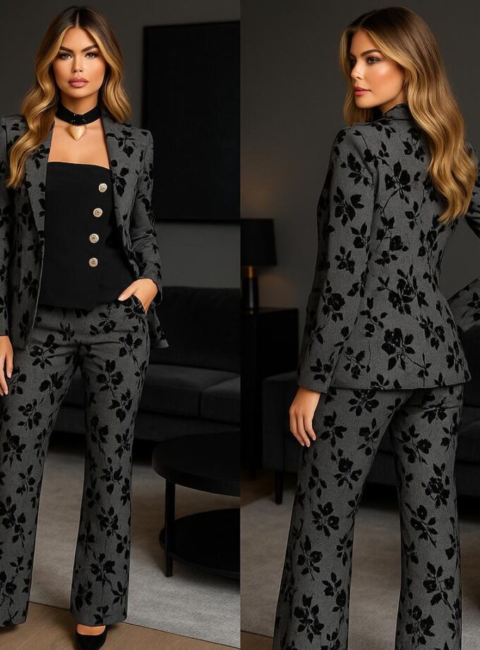 Tailleur pantaloni zampa fantasia rilievo velluto grigio